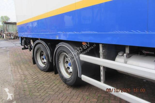 Floor  semi-trailer