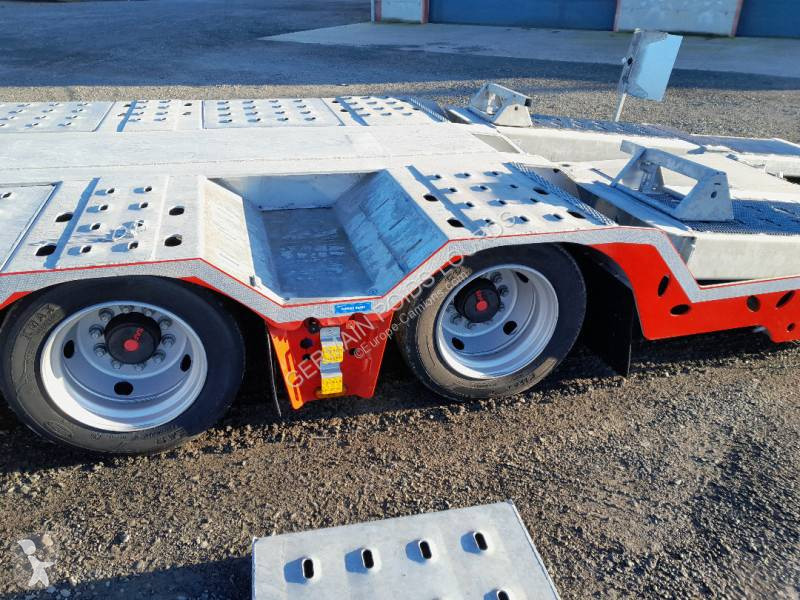 Semitrailer FGM Porte camion 3 essieux