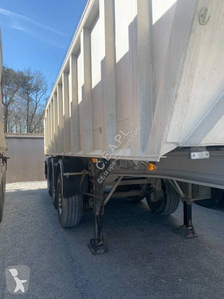 Semitrailer Total Trailers