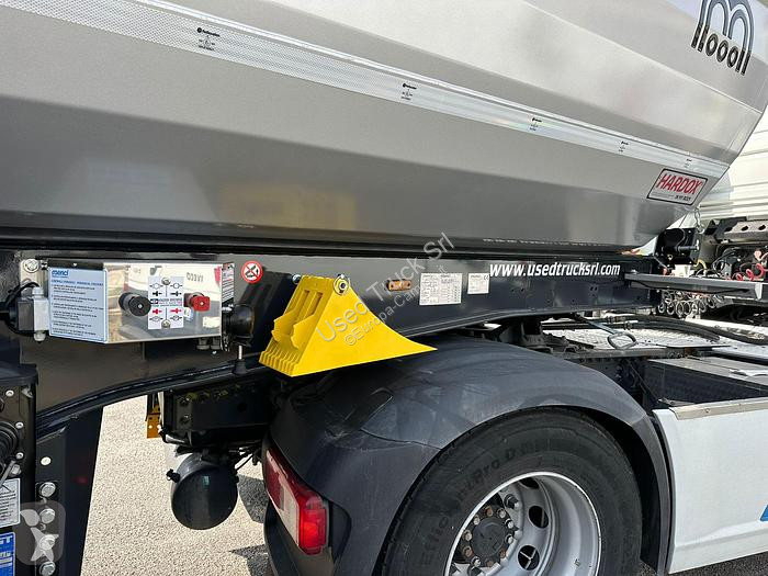 Semitrailer Menci RIBALTABILE POSTERIORE SA 700R