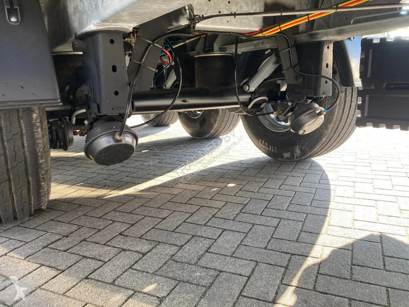 Semiremorca  K100 - 92m3 Liftachse BPW Floor...
