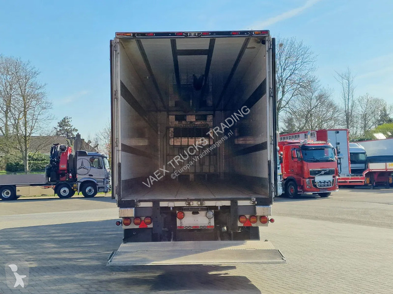 Semirimorchio Lamberet Frigo Carrier Vector...