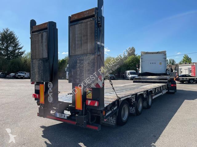 Semitrailer Castera  PORTE ENGIN 3 ESSIEUX