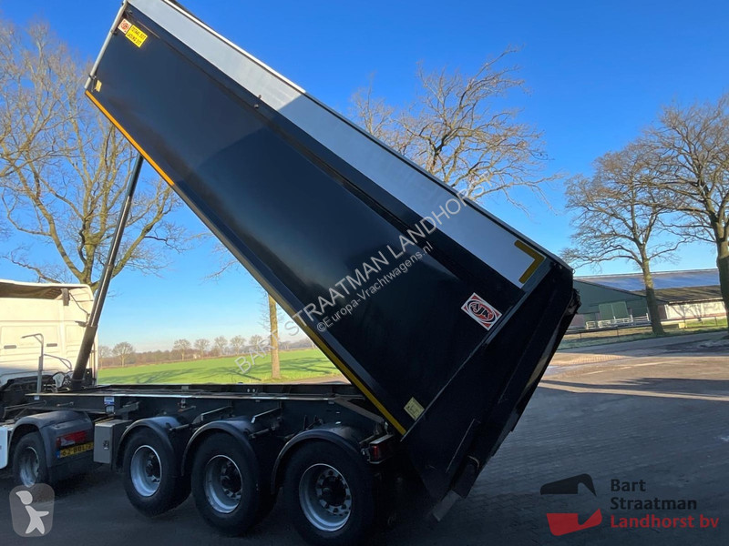 Semiremorca AJK N/A 3 assen 9 Ton Geisoleerde...