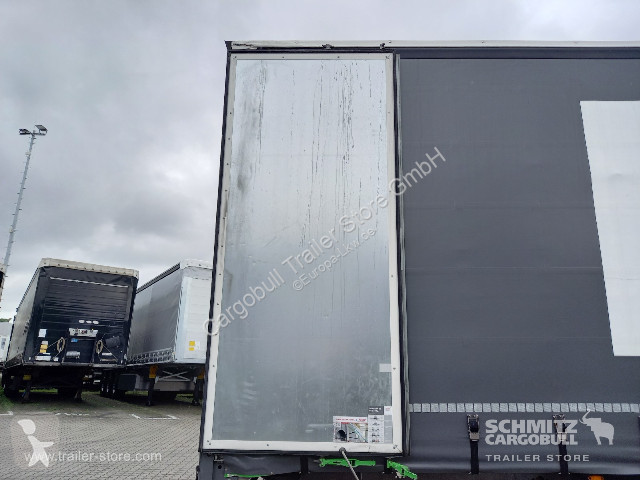 Semitrailer Fliegl Curtainsider Coil Getränke