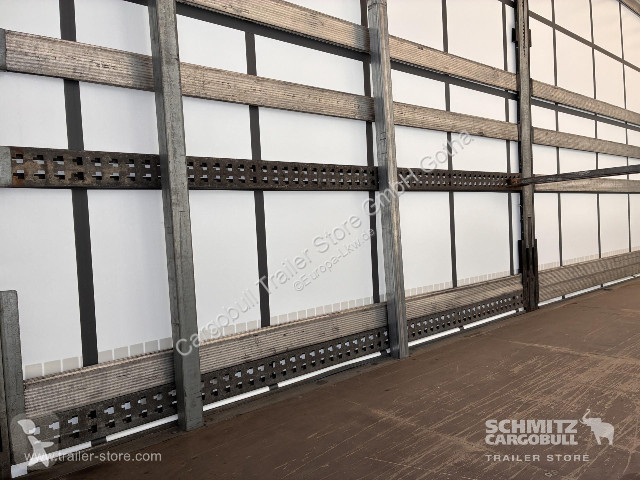 Návěs Schmitz Cargobull Curtainsider Mega Getränke