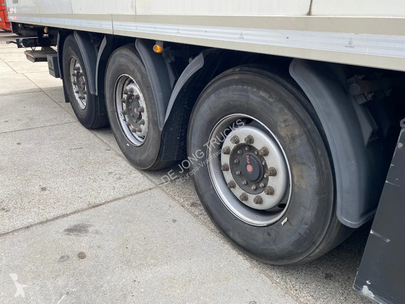 Semitrailer Kögel S24-4 Frigo / Carrier Vector...
