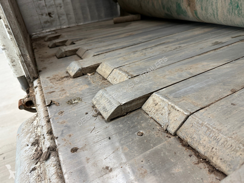 نصف مقطورة Benalu Walking Floor