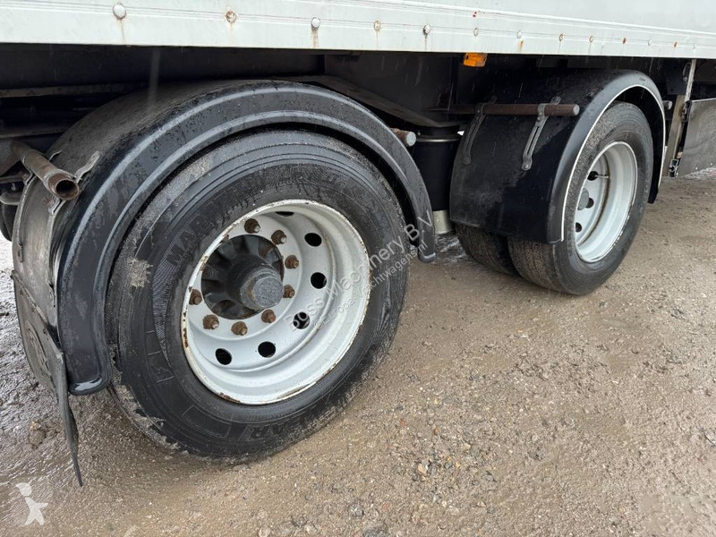 Oplegger Fruehauf ONCRK 32-220 A - Taillift /...