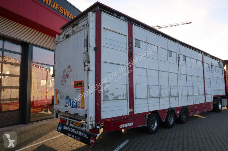 نصف مقطورة Pezzaioli SBA 31 - Cattle Transport