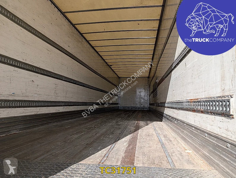 نصف مقطورة Fruehauf