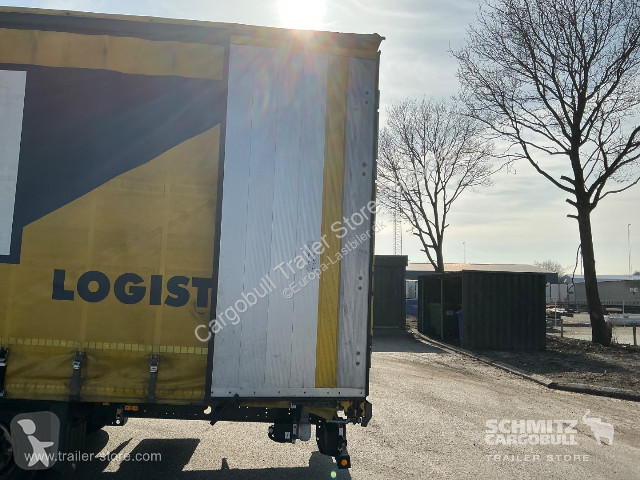 نصف مقطورة Schmitz Cargobull Curtainsider Mega