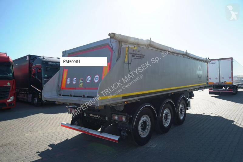 نصف مقطورة Bodex