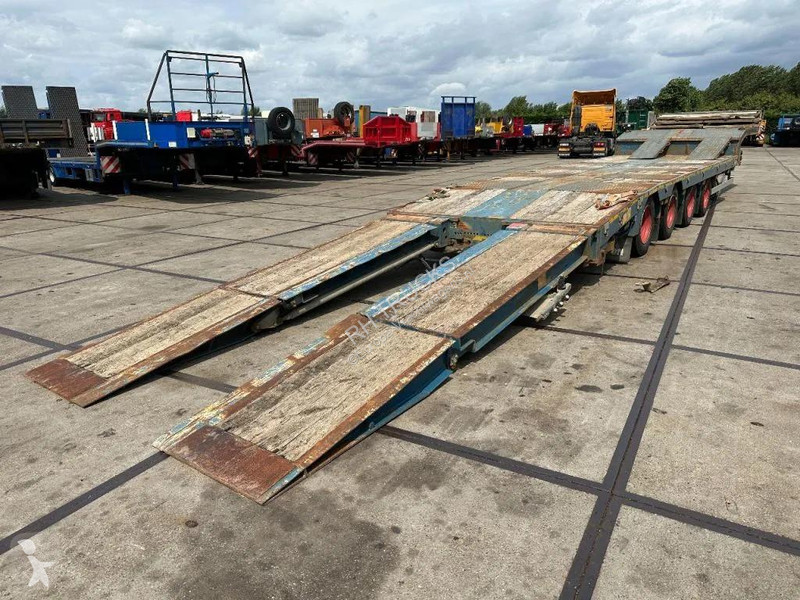 Maskinbæreren Wielton 4 AXLE WITH RAMPS