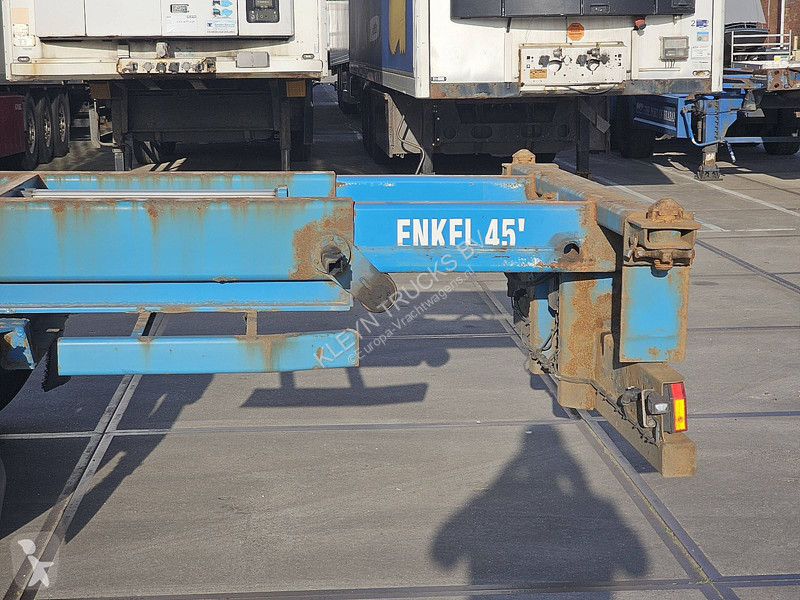 نصف مقطورة Renders CHASSIS PORTMASTER
