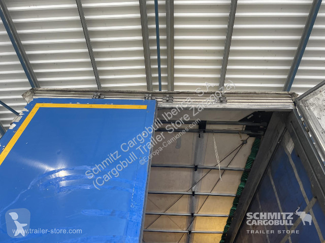 نصف مقطورة Berger Curtainsider Standard
