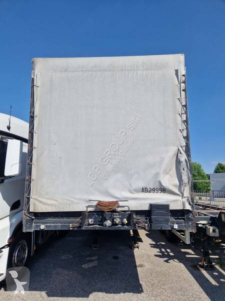 نصف مقطورة Schmitz Cargobull SK010