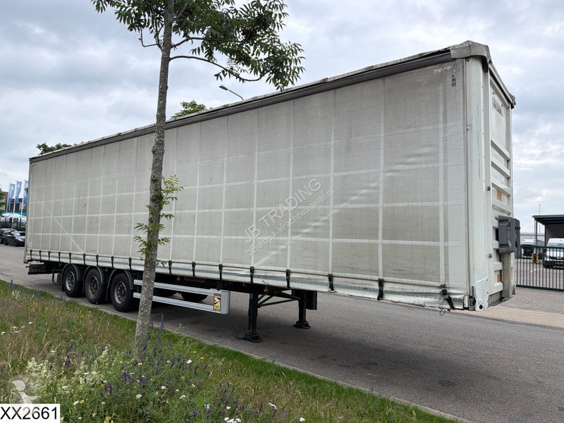 نصف مقطورة Fruehauf Tautliner