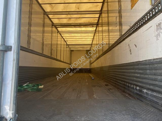 نصف مقطورة Fruehauf
