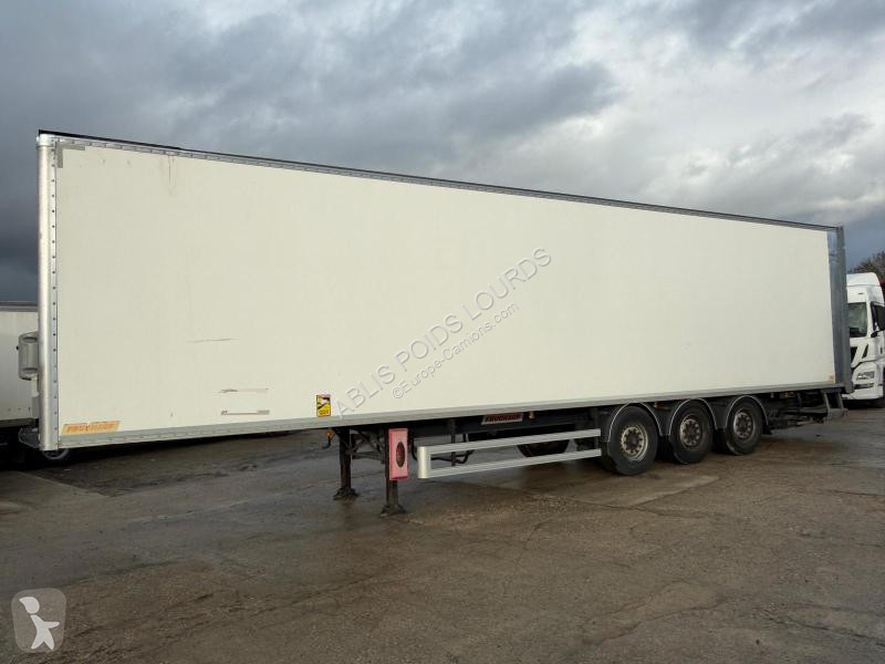 نصف مقطورة Fruehauf