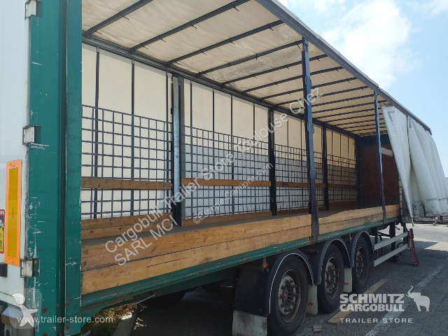 Semi remorque Fruehauf Semitrailer Curtainsider...