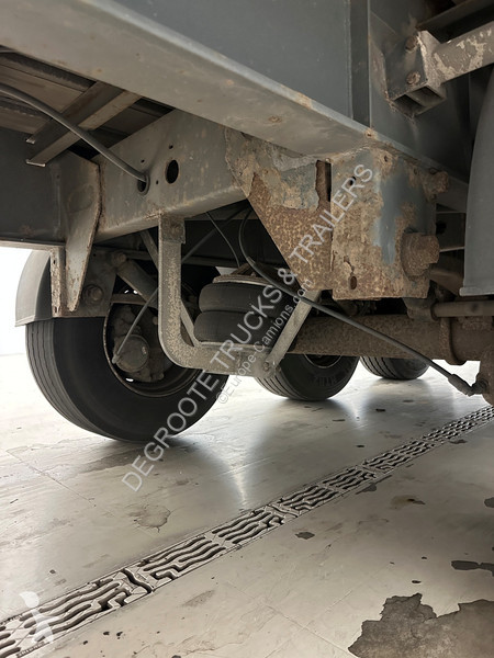 نصف مقطورة Fruehauf Tautliner
