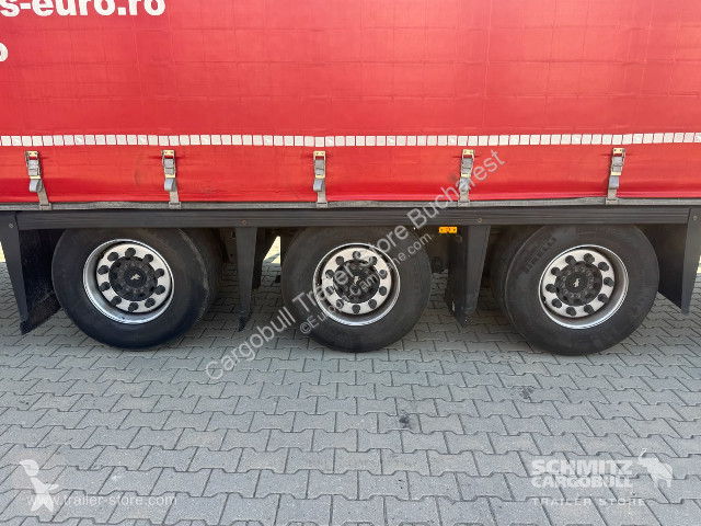نصف مقطورة Schmitz Cargobull Curtainsider Mega