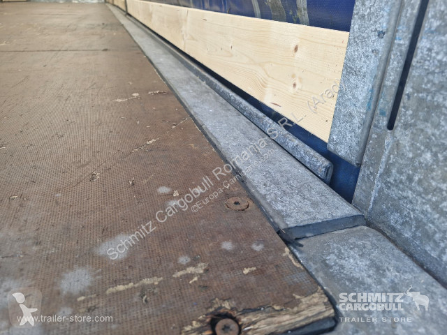 نصف مقطورة Schmitz Cargobull Curtainsider Mega