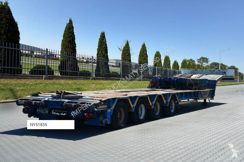 Náves Trax