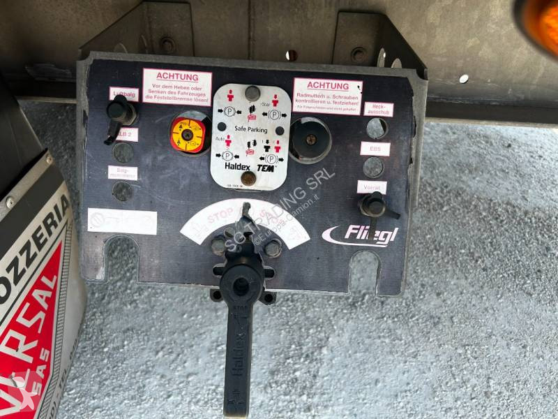 Semirimorchio Fliegl Centinato
