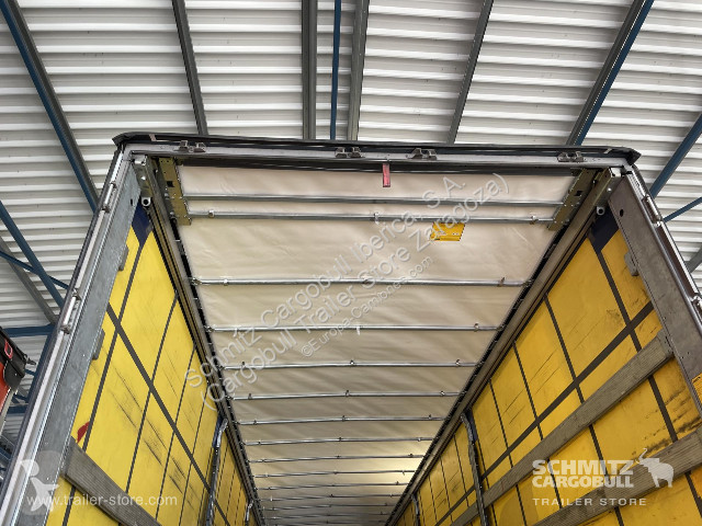 نصف مقطورة Schmitz Cargobull Curtainsider Standard