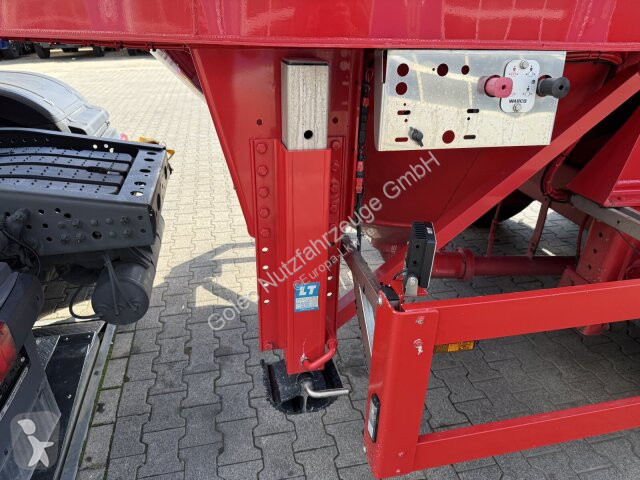 Semi remorque Feldbinder FFB Silo Auflieger...