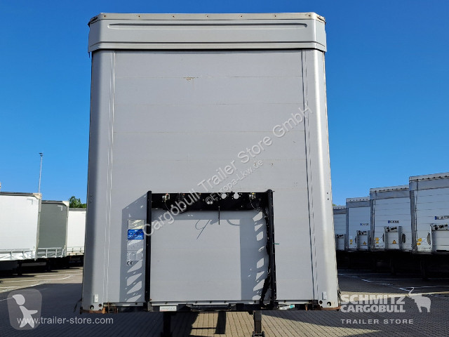 Semirremolque Kögel Curtainsider Mega