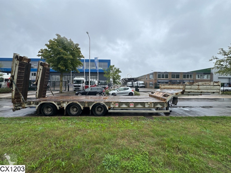 Porte engins Kaiser Lowbed 57,000 kg, steering...