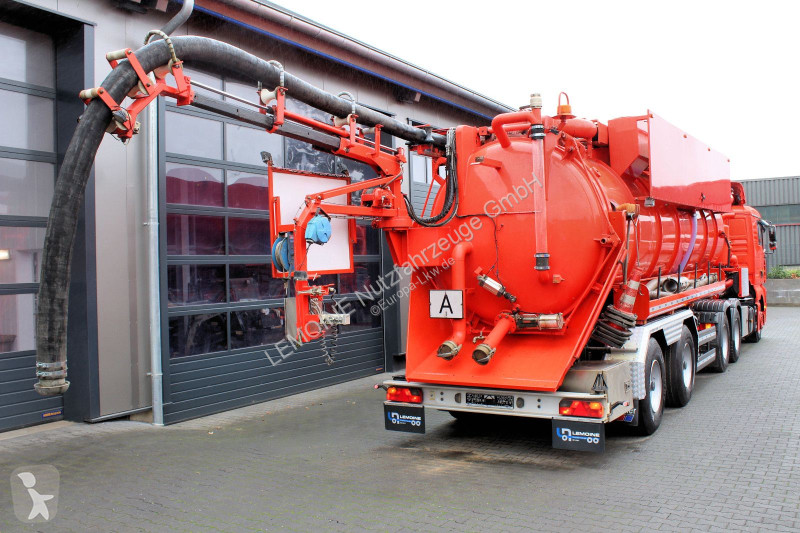 Vrachtwagencombinatie MAN 2-Achs Hellmers 26m3...