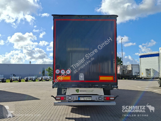 Полуприцеп Berger Curtainsider Standard Getränke