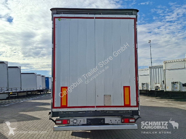 Полуприцеп Berger Curtainsider Mega Getränke