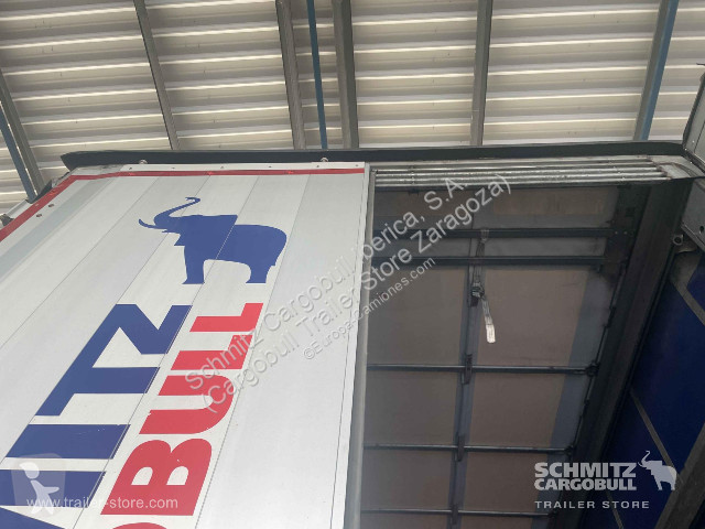 Полуприцеп Schmitz Cargobull Curtainsider Mega