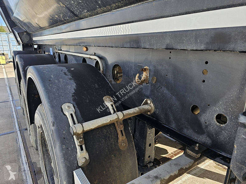Полуприцеп Kässbohrer L1S0R123 HALFPIPE STEEL