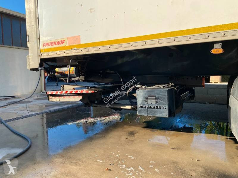 Fruehauf Fourgon Hayon semi-trailer