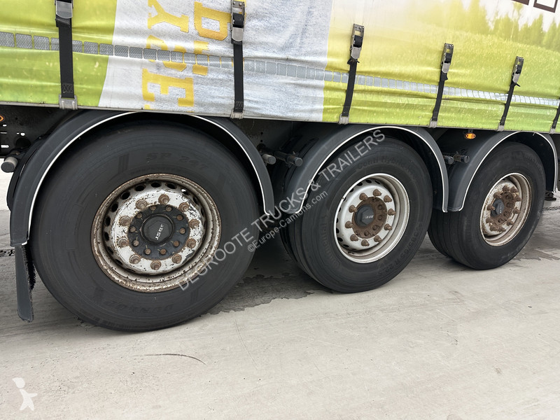Tautliner semi-trailer