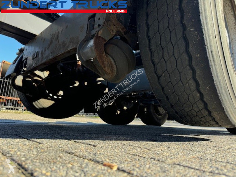 Renders 3 AS MULTI CONTAINER CHASSIS, LIFT AXLE...