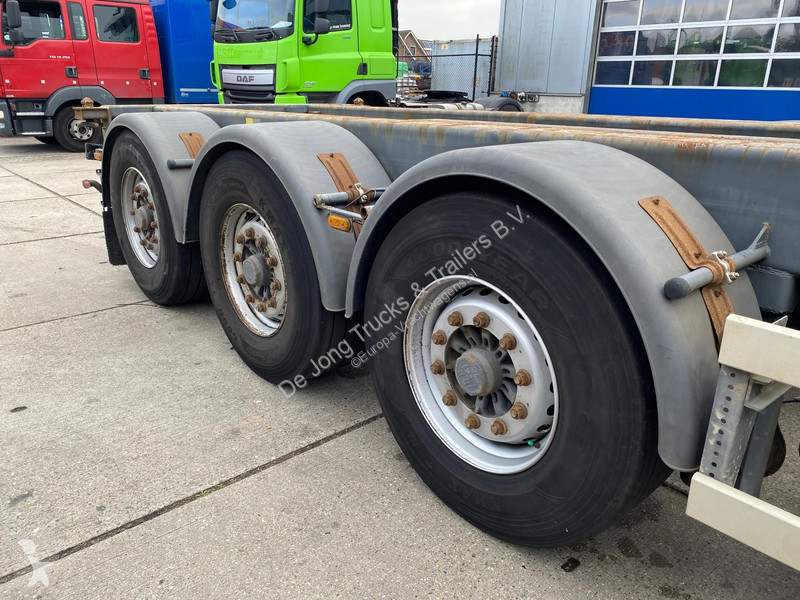 Renders Euro 800 / 2x Extendable / 1x Lift Axle...