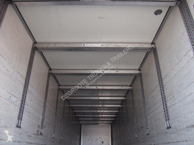 Semiremorca Schmitz Cargobull Closed box