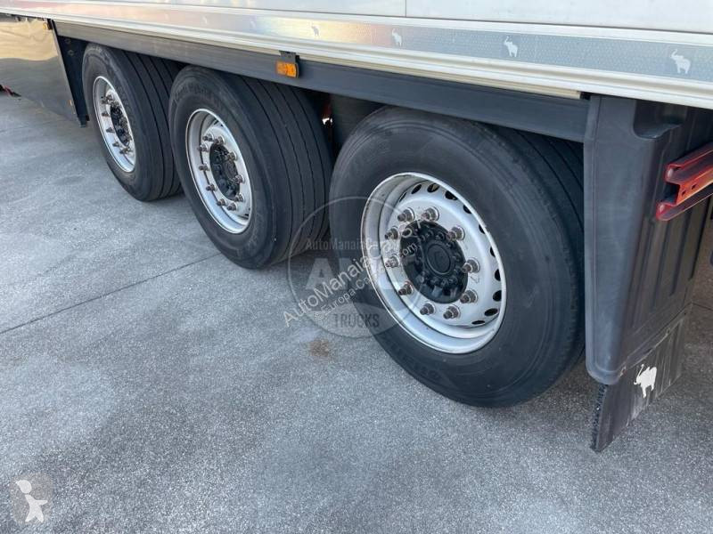 Semitrailer Schmitz Cargobull SCB-S3B 3 EIXOS...