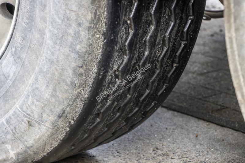 نصف مقطورة Liebherr  LIEBHERR BETON...