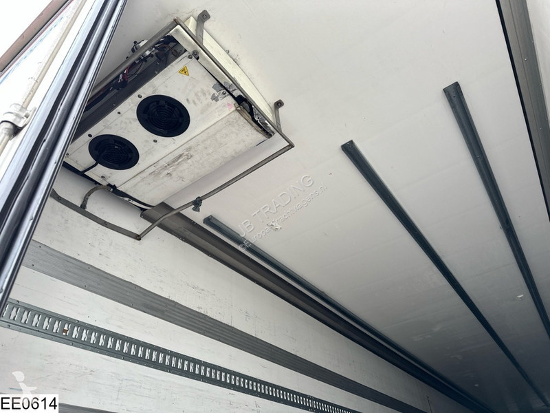 Semitrailer Trouillet Koel vries Carrier Vector...