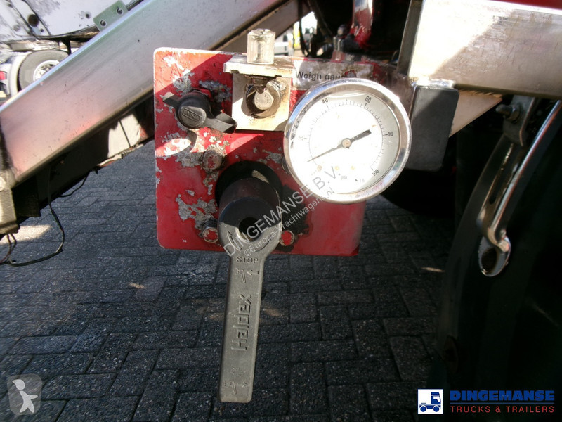 Semiremorca Feldbinder Powder tank alu 41 m3...