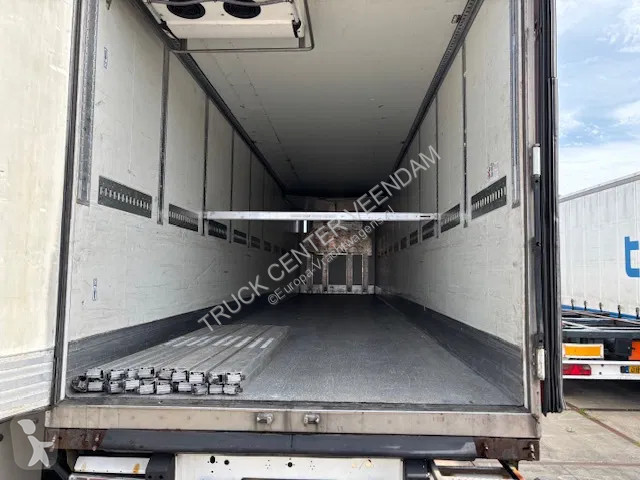 Semiremorca Krone Frigo Double stock carrier...