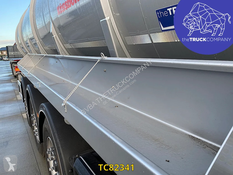 نصف مقطورة Kässbohrer STN LC 30